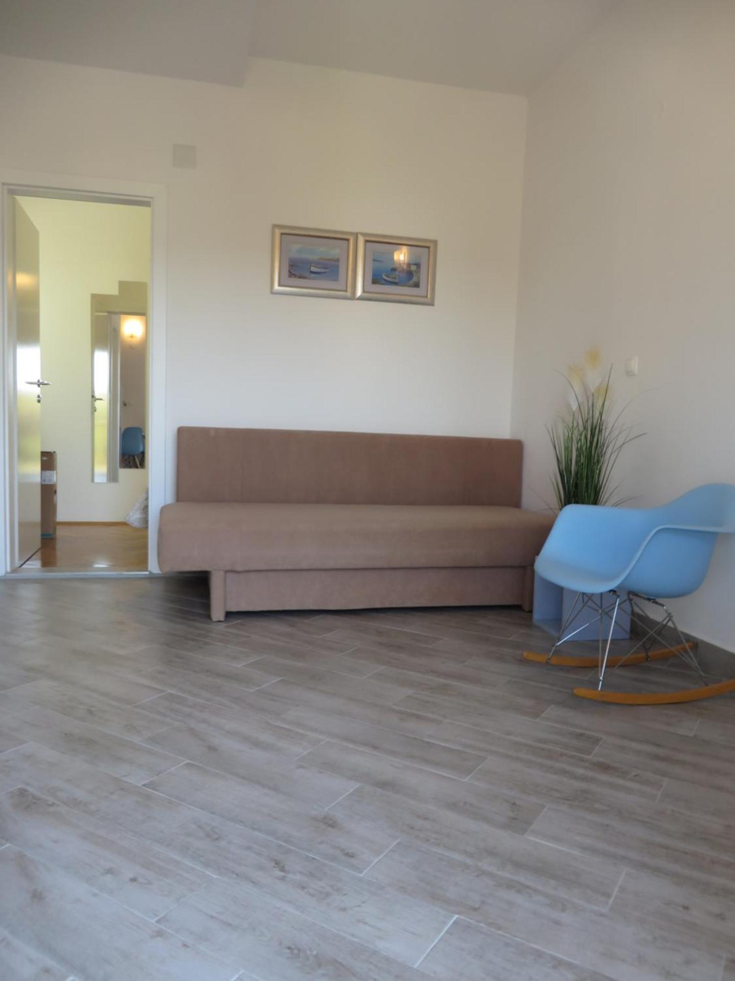 Apartments Tonka باكوشتاني الغرفة الصورة