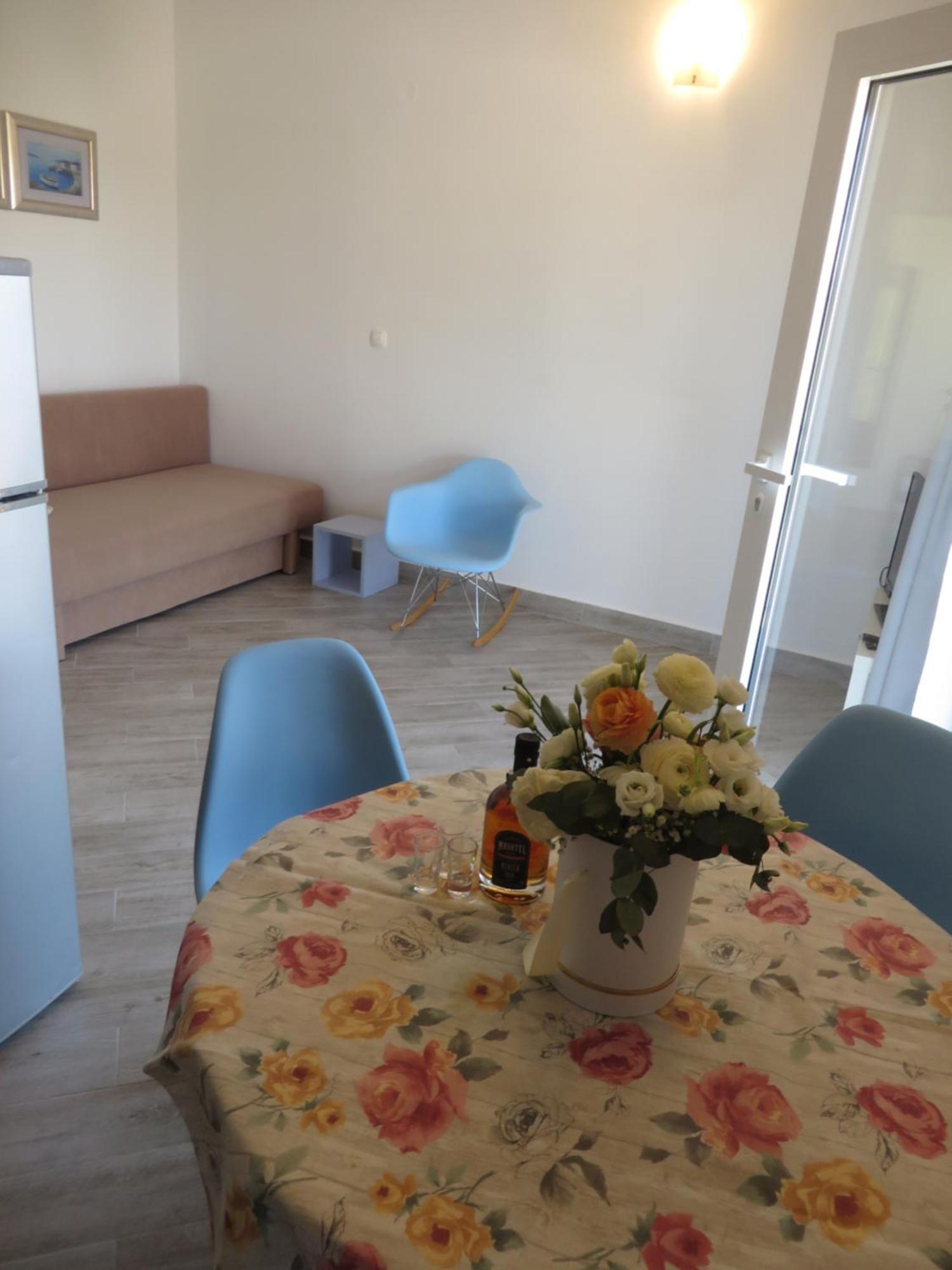 Apartments Tonka باكوشتاني الغرفة الصورة
