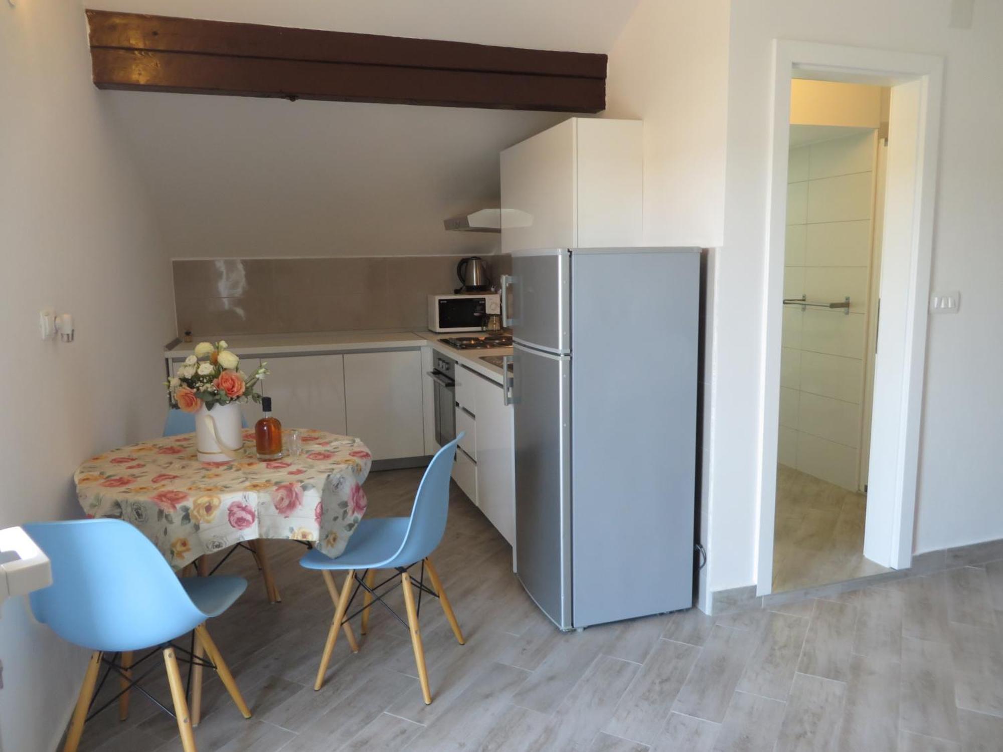 Apartments Tonka باكوشتاني الغرفة الصورة